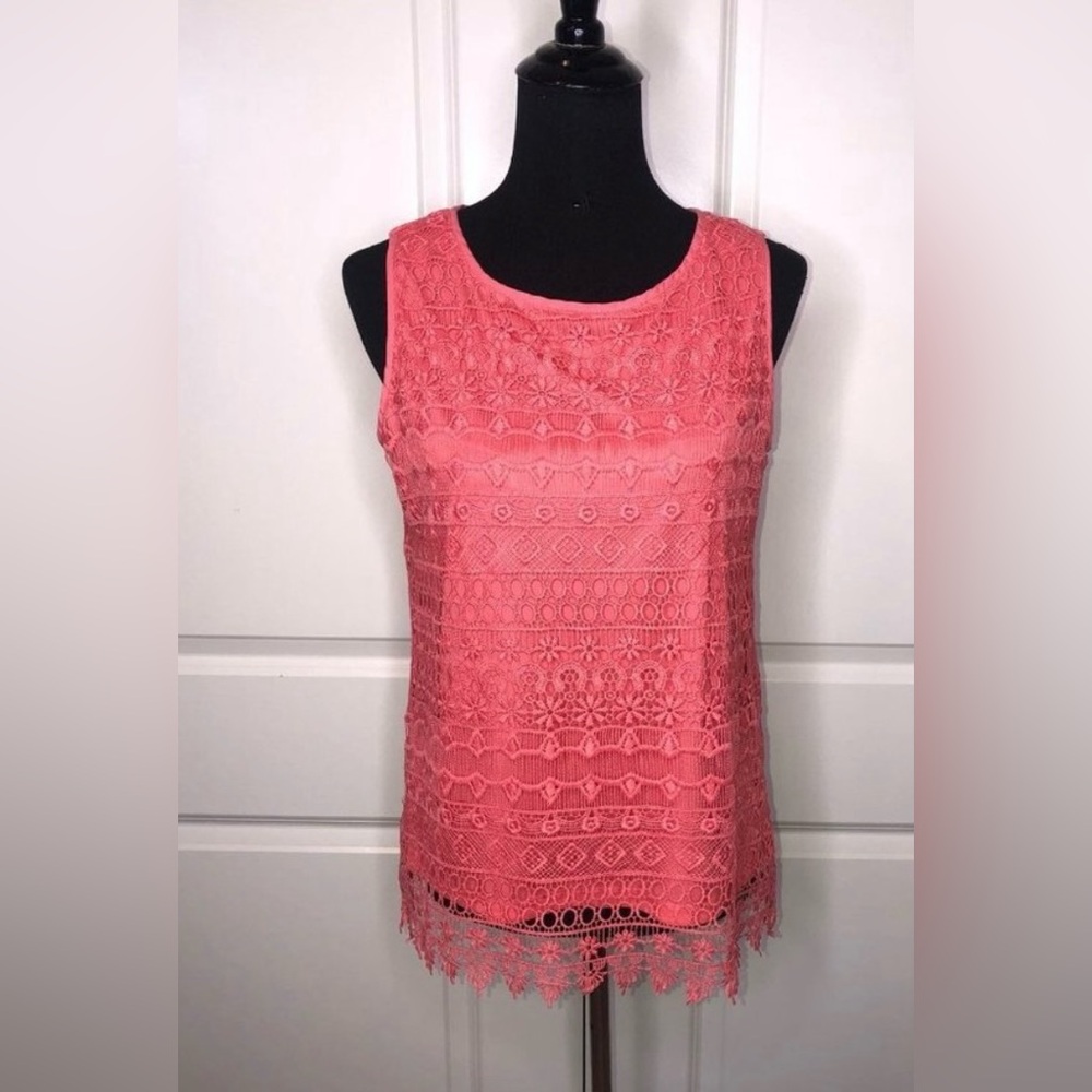 NWT. Adiva Crochet Sleeveless Top. Size S.